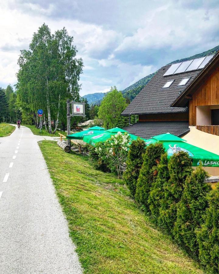 Apartment And Rooms Maraton Kranjska Gora Luaran gambar