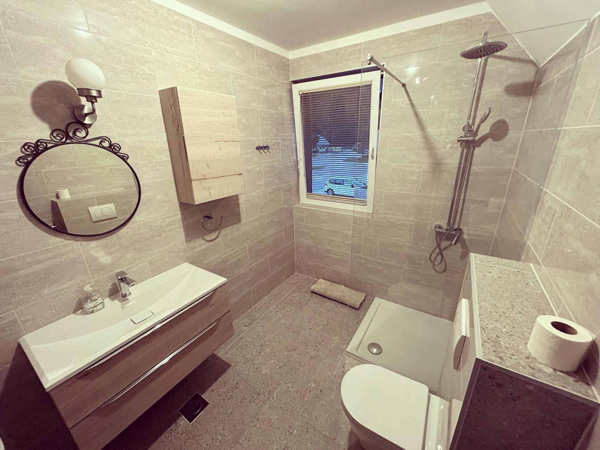 Apartment And Rooms Maraton Kranjska Gora Luaran gambar