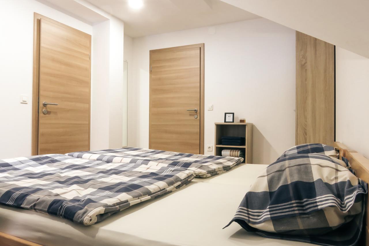 Apartment And Rooms Maraton Kranjska Gora Luaran gambar
