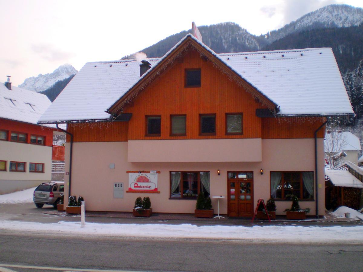 Apartment And Rooms Maraton Kranjska Gora Luaran gambar
