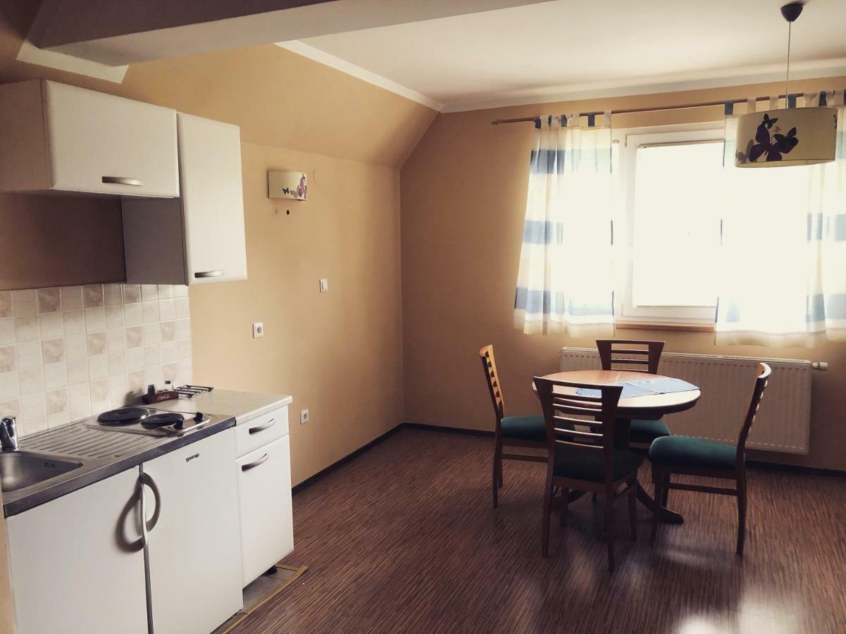 Apartment And Rooms Maraton Kranjska Gora Luaran gambar